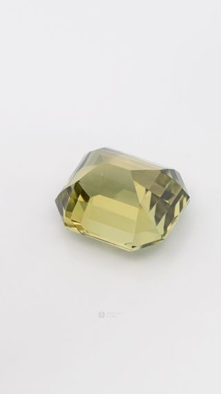Natural Apple Green Chrysoberyl, Round thumbnail 5