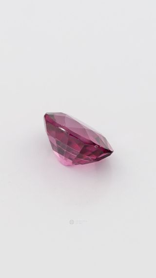 Natural Reddish-Pink Spinel, Round thumbnail 4