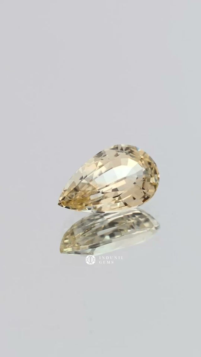 Natural Yellow Sapphire, Pear