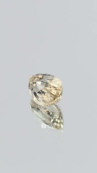 Natural Yellow Sapphire, Pear thumbnail 4